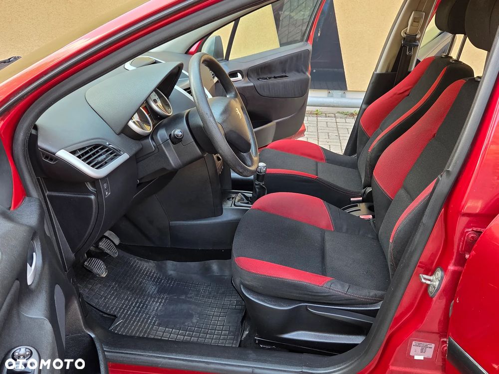 Peugeot 207 1.4 16V Presence - 23