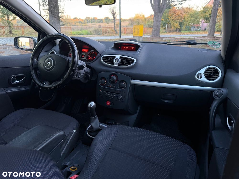Renault Clio - 7
