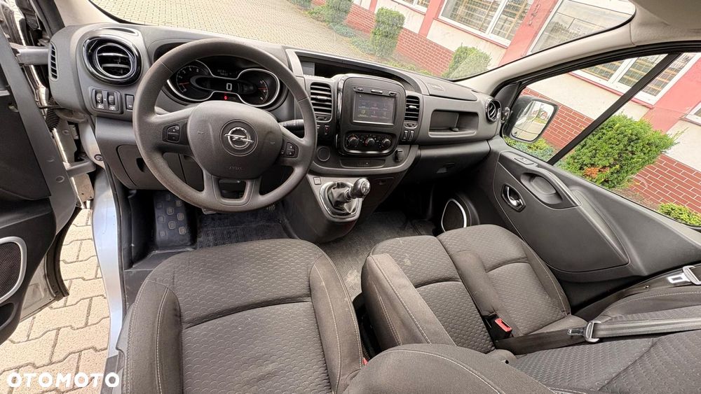 Opel Vivaro - 11