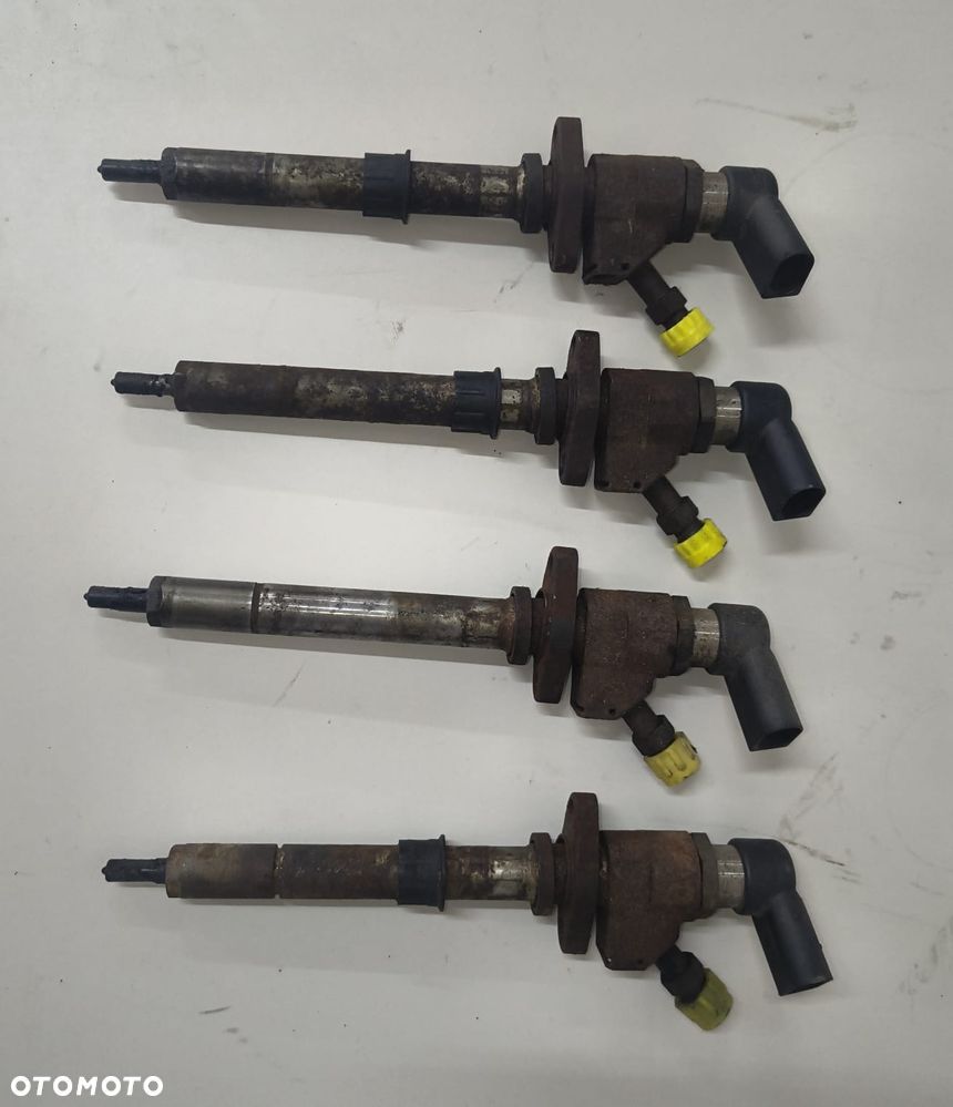 Wtryskiwacz Siemens/VDO CITROEN PEUGEOT FORD VOLVO 2.0 HDI TDCI, 9657144580 - 4