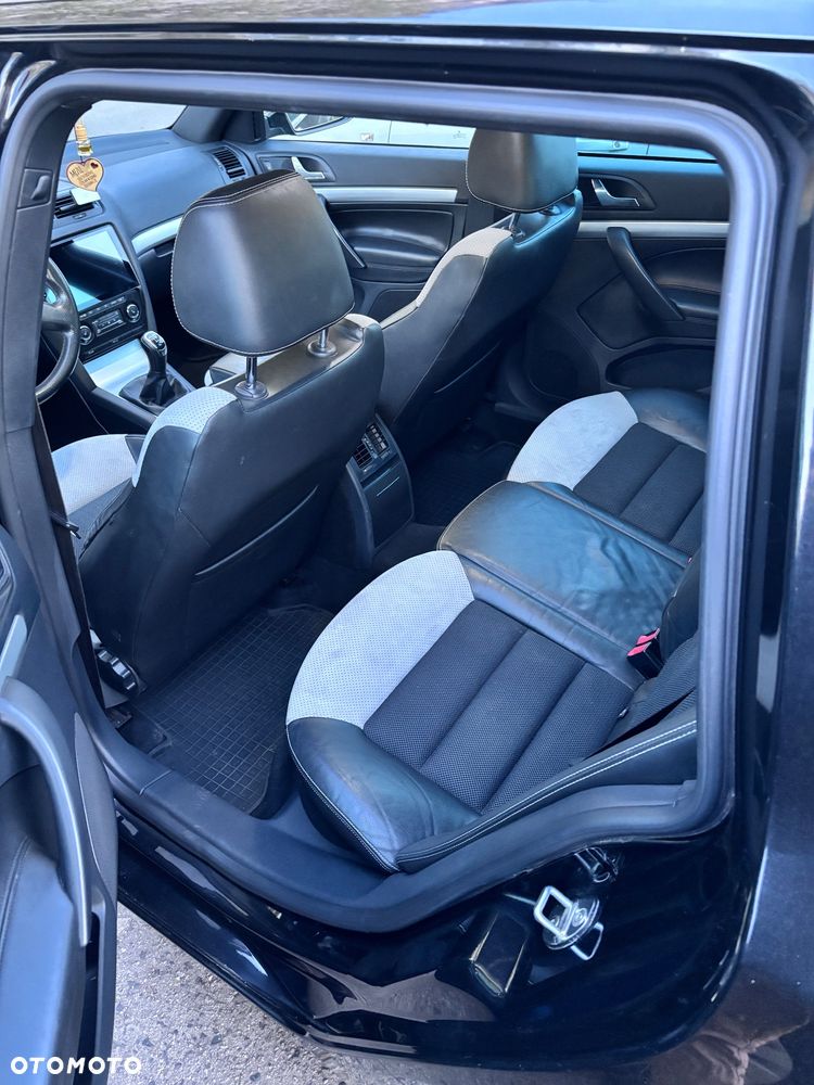 Skoda Octavia 2.0 TDI CR DPF RS - 11