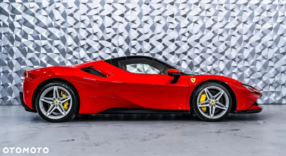 Ferrari SF90 Spider - 10