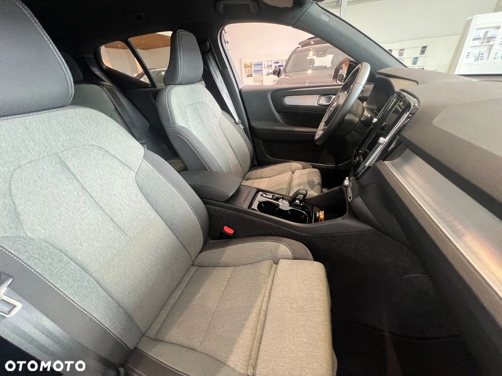 Volvo XC 40 B4 AWD Plus Dark - 18