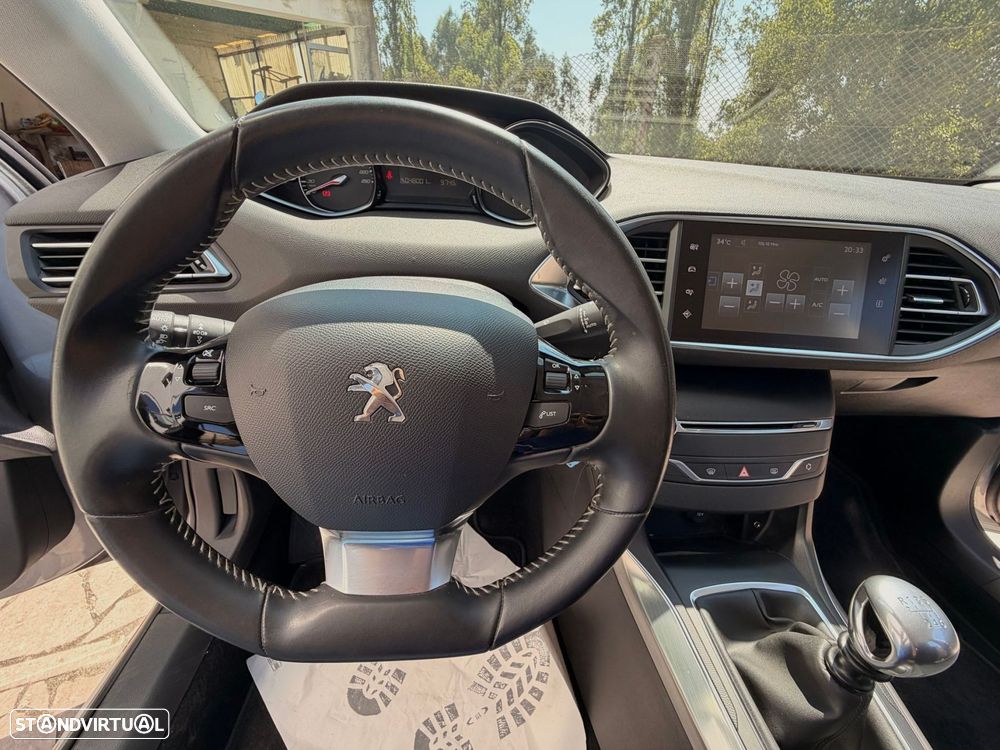 Peugeot 308 SW 1.2 PureTech Allure - 31