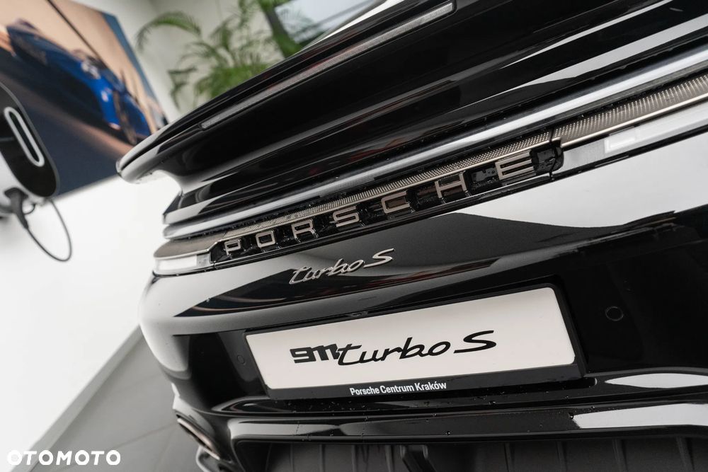 Porsche 911 Turbo S - 40