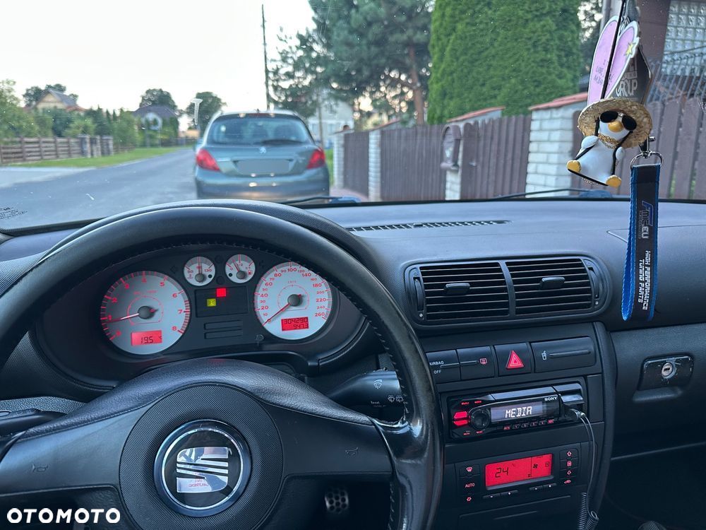 Seat Leon 1.8T Cupra R - 10