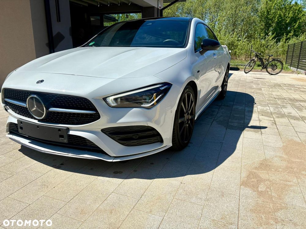 Mercedes-Benz CLA 250 e 8G-DCT AMG Line - 8