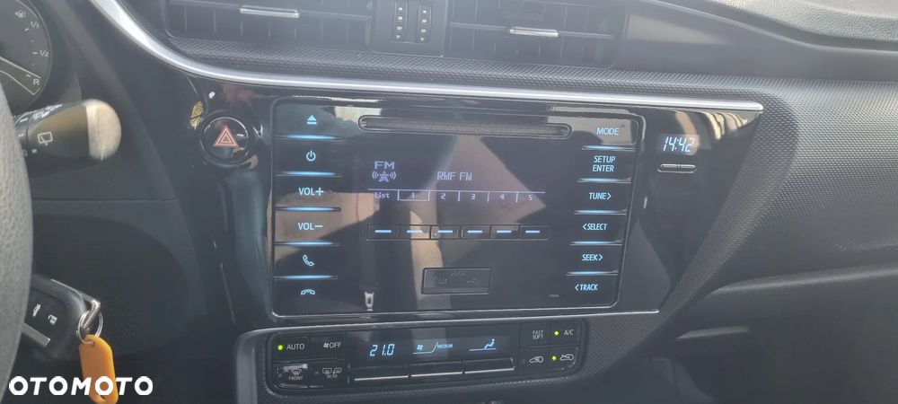 Toyota Auris 1.6 Classic Plus - 17