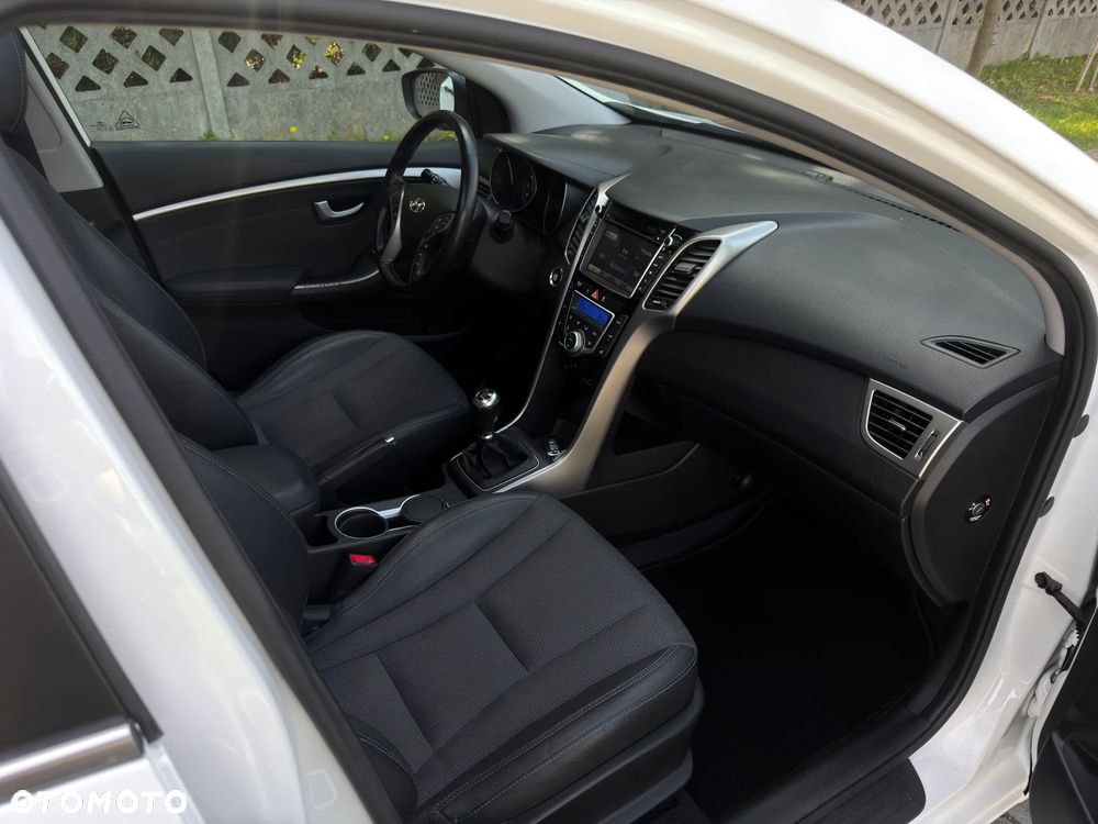 Hyundai i30 1.6 GDI Premium - 14