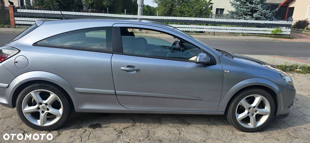 Opel Astra 2004 photo 2