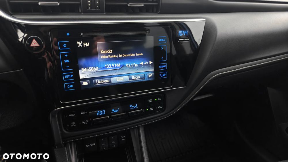 Toyota Auris 1.6 Premium Comfort - 14