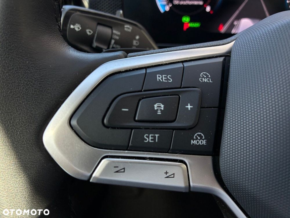 Volkswagen Passat - 14