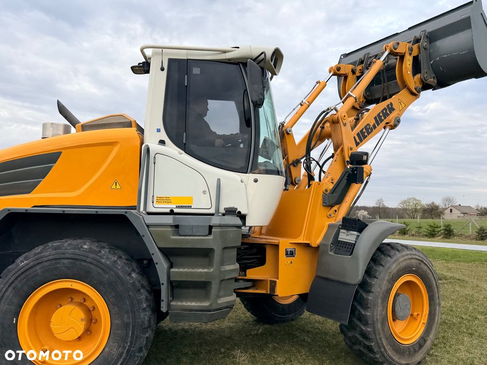 Liebherr Ładowarka Liebherr L524 KLIMA łyżka2,5m3+widły bezAdblue i Dpf szybkozłącze hydr. Cat Caterpillar 924K  924H  930K Volvo L60H / L70H Komatsu WA200-8 WA270-8JCB 426 427 - 21