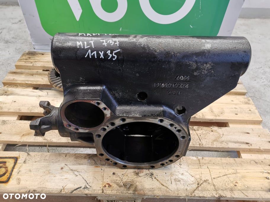 Środek mostu Manitou MLT 737 {Spicer 11X35 tył} - 9