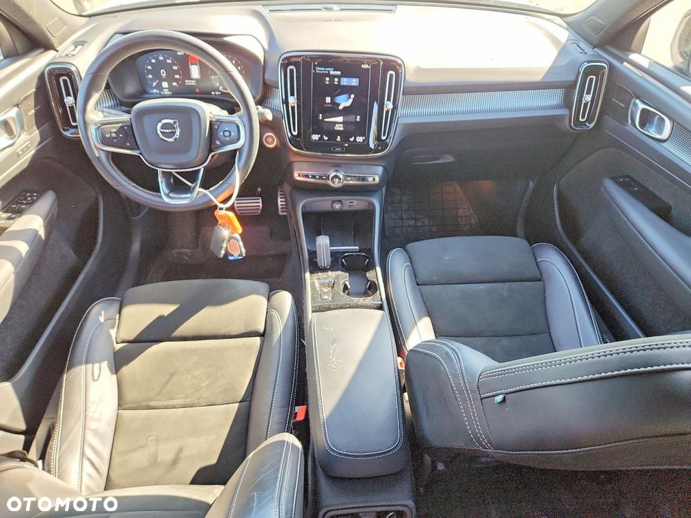 Volvo XC 40 - 9