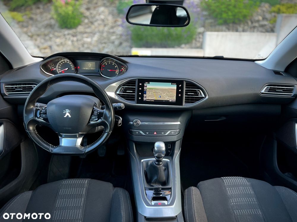 Peugeot 308 SW 1.2 PureTech Allure S&S - 5