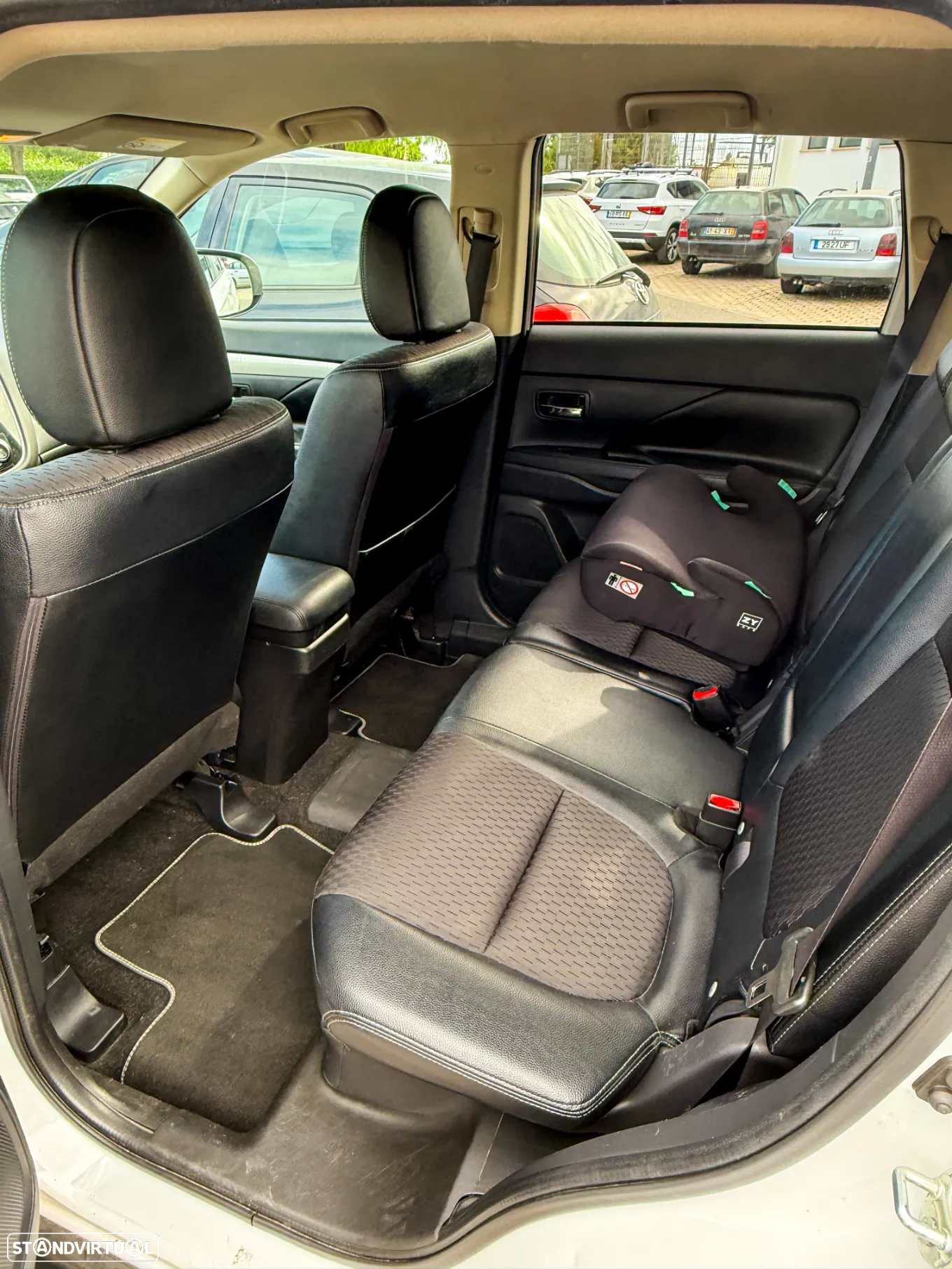 Mitsubishi Outlander - 8