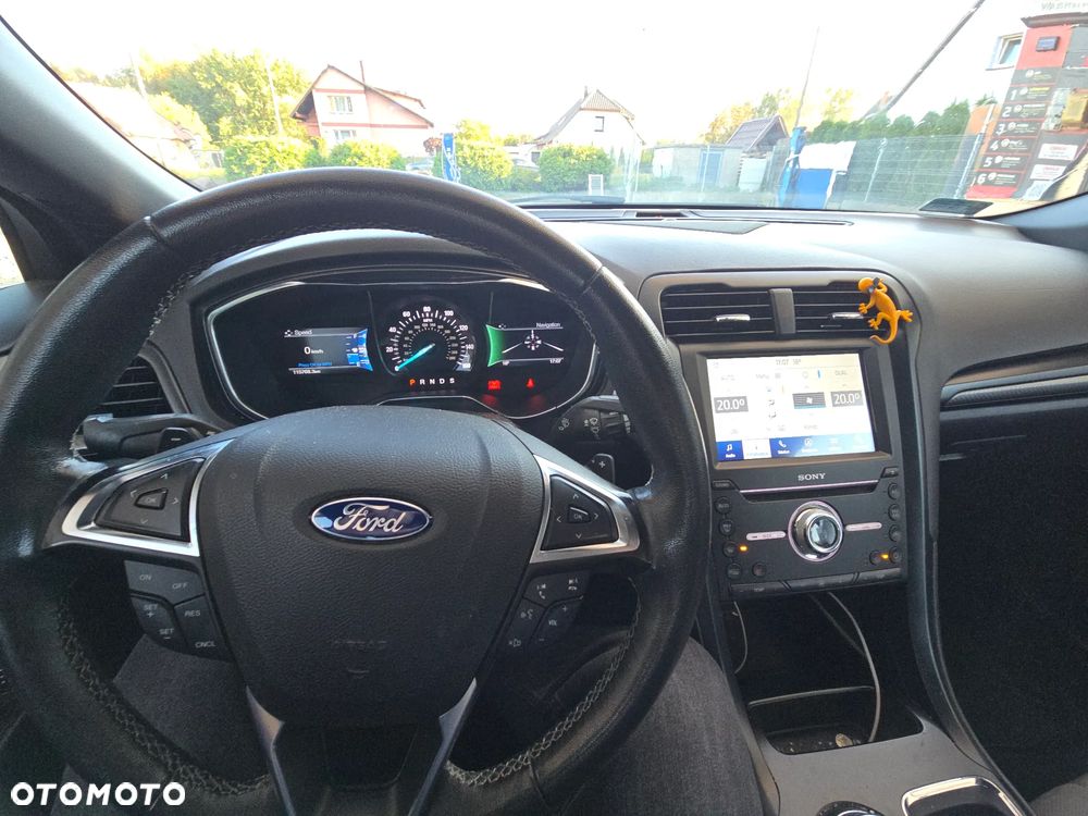 Ford Fusion - 7
