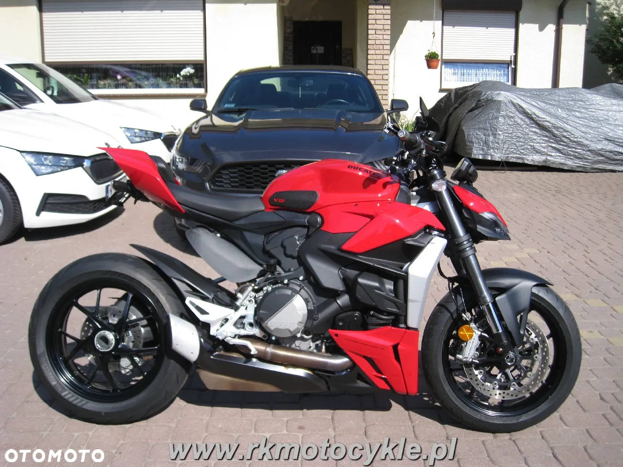 Ducati Streetfighter V2 - 2