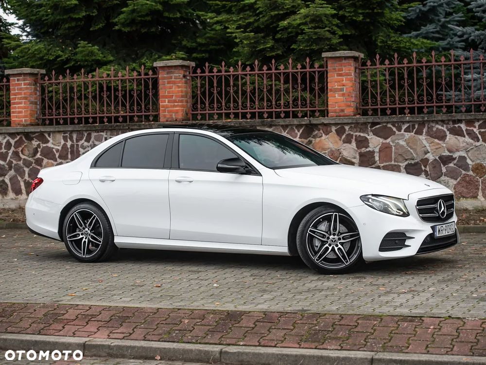Mercedes-Benz Klasa E 220 d 4-Matic 9G-TRONIC - 3
