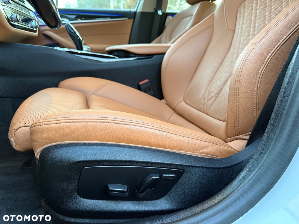 BMW Seria 5 520d M Sport Edition - 37