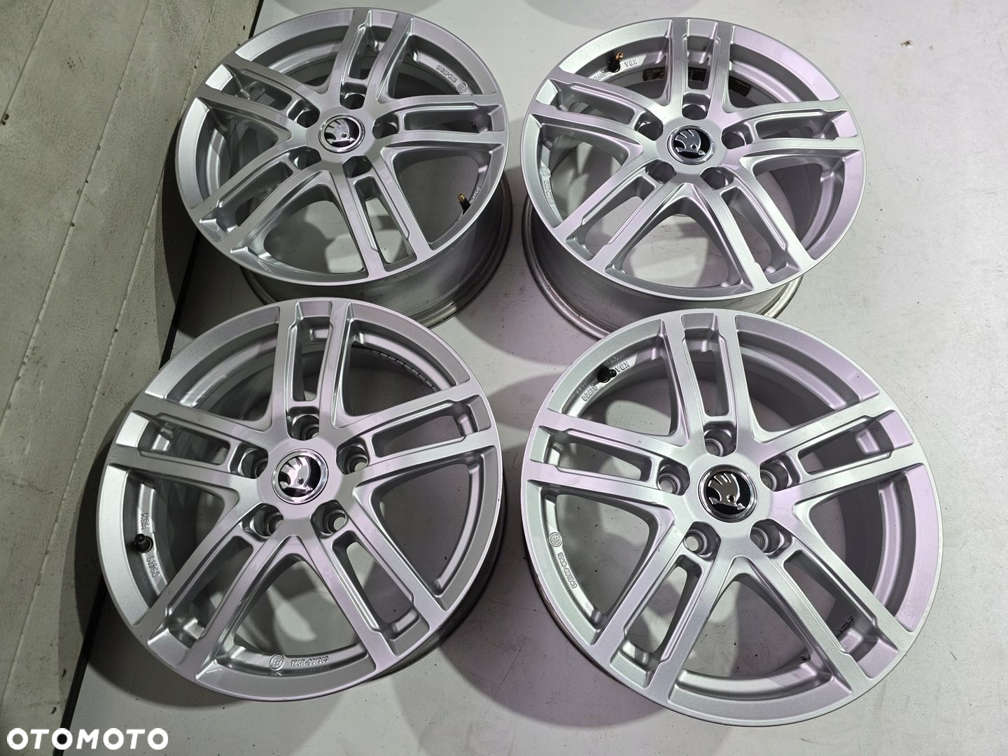 SKODA OCTAVIA II III IV SUPERB II 16 5x112 ET46 - 2