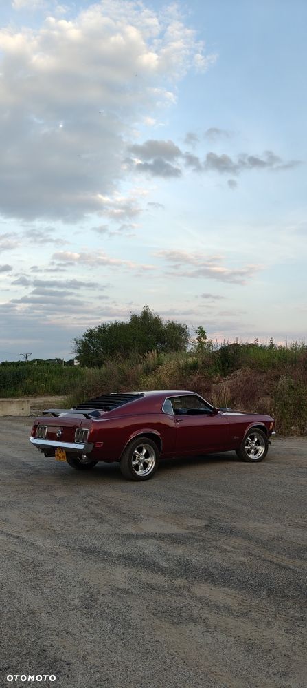Ford Mustang - 4