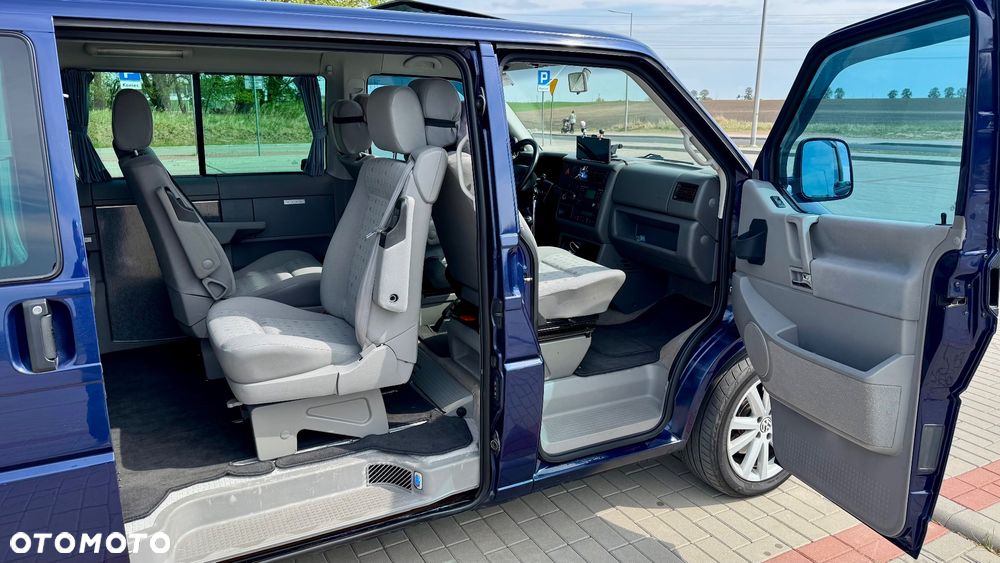 Volkswagen Multivan - 13