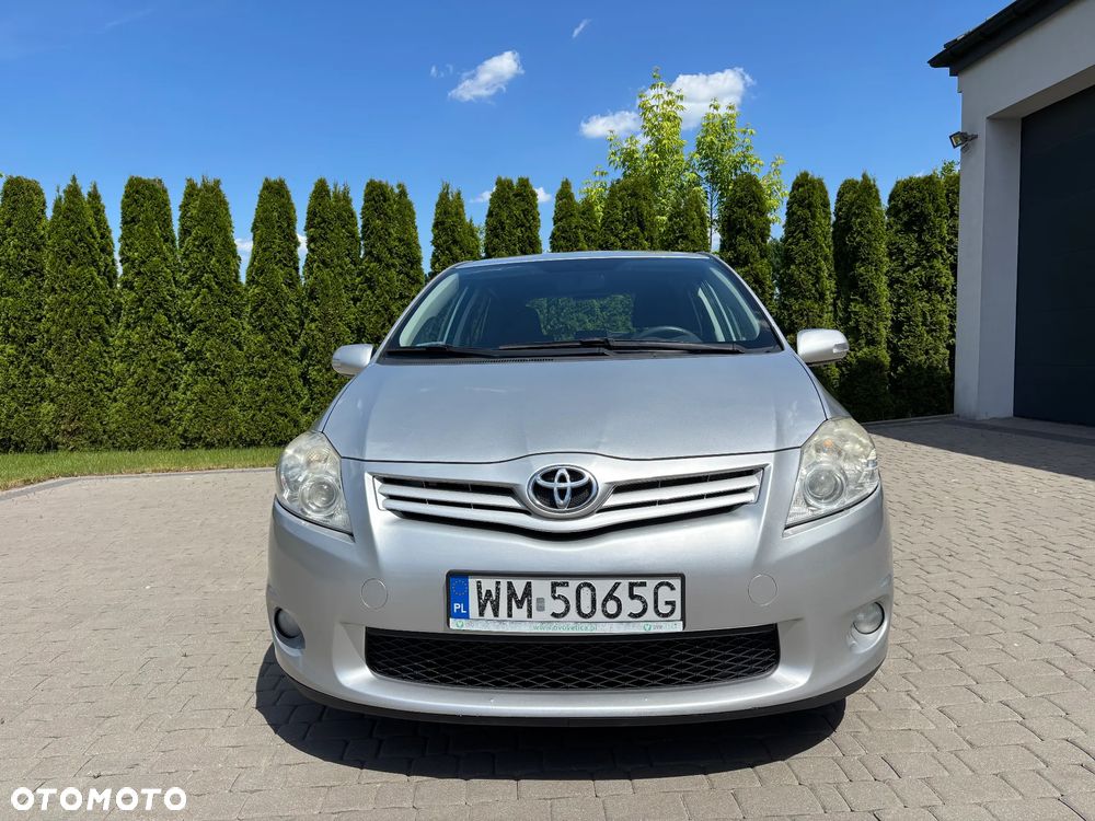 Toyota Auris 2.0 D-4D Sol - 3