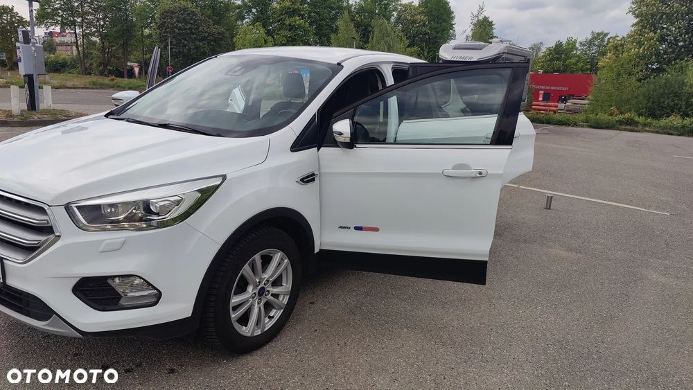 Ford Kuga 2.0 TDCi 4x4 Titanium - 4