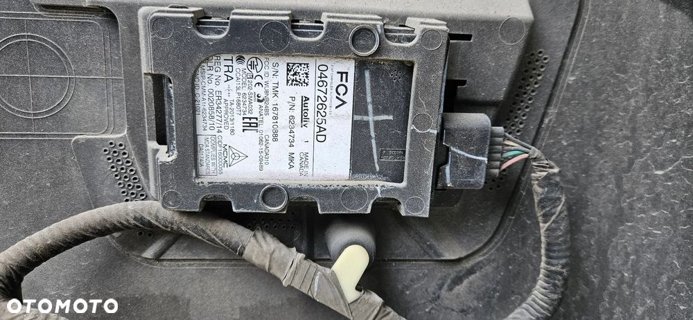 Chrysler Pacifica Touring Plus 2016- Wersja S Kompletny tył Klapa bagażnika Zderzak tył pod PDC czujniki parkowania Martwe pola Lampa prawa lewa LED CAŁY TYŁ kolor  PXR - 13