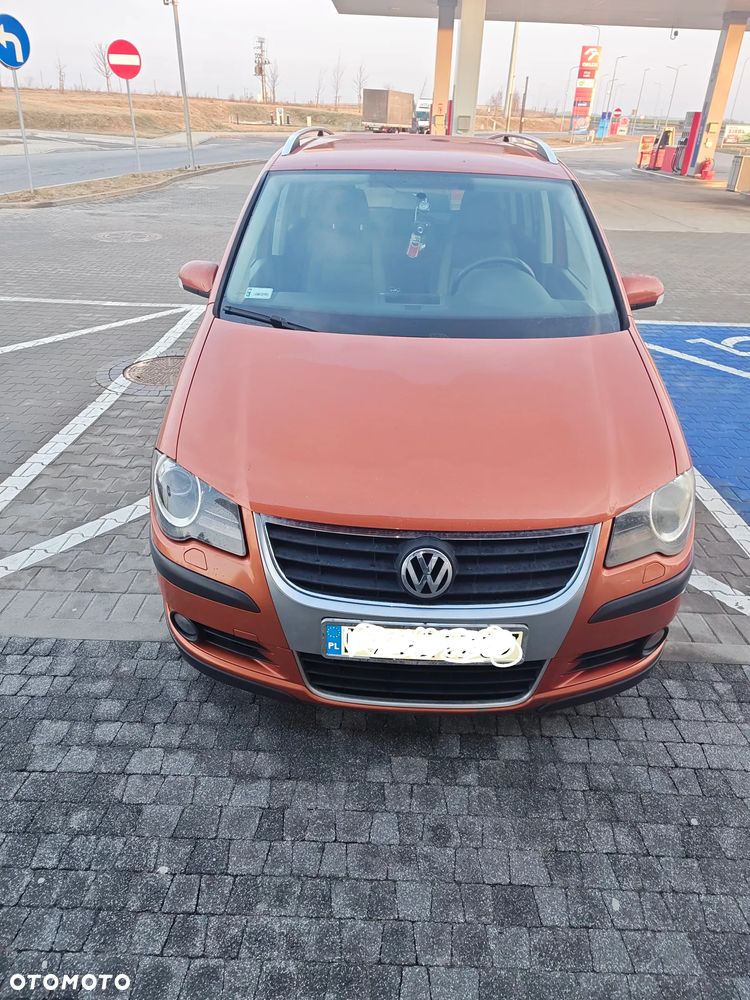 Volkswagen Touran 2.0 TDI DPF Cross - 2