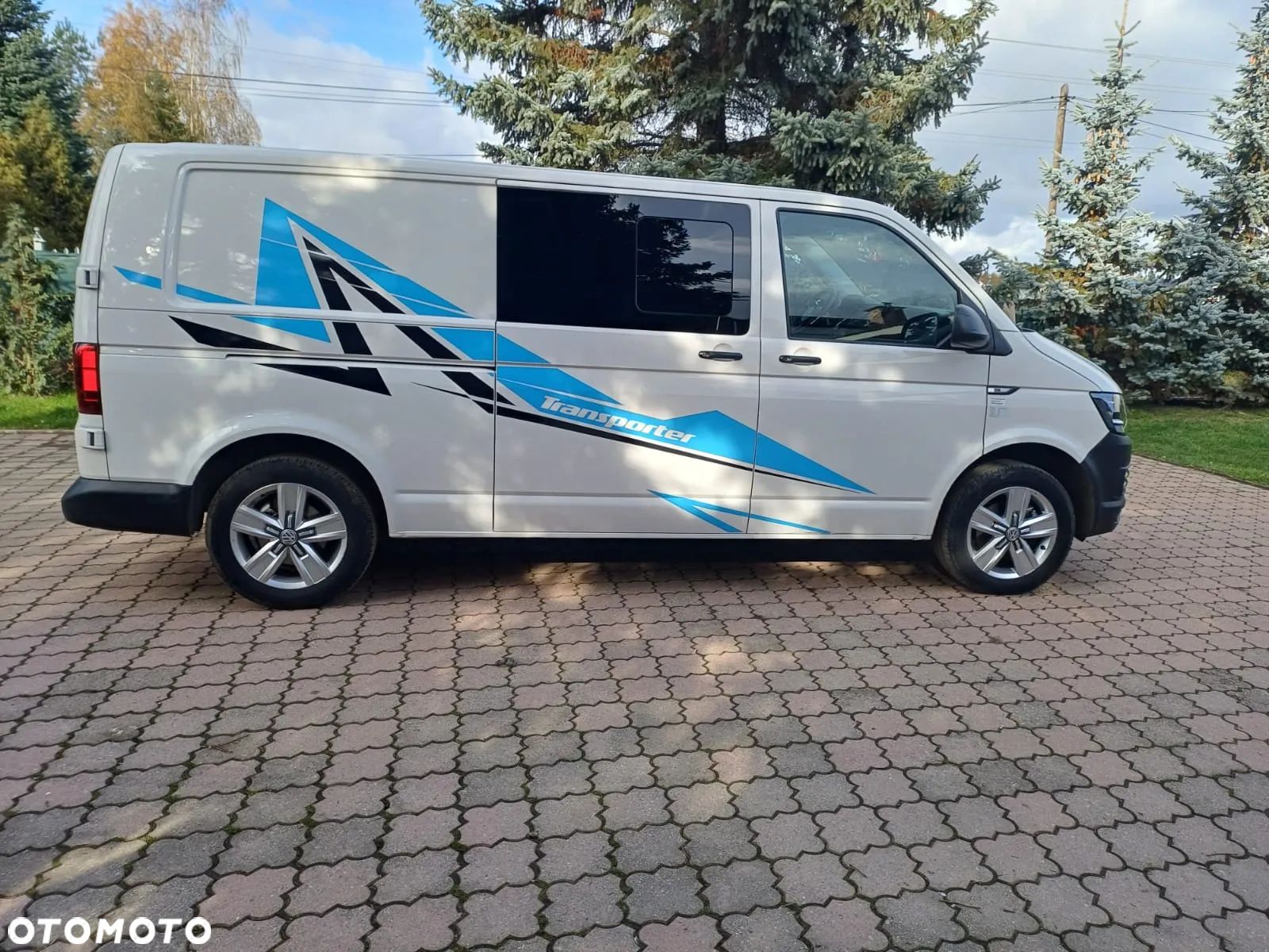 Volkswagen Transporter - 1