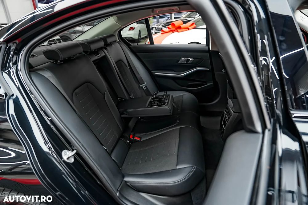 BMW Seria 3 320e Aut. Luxury Line - 12