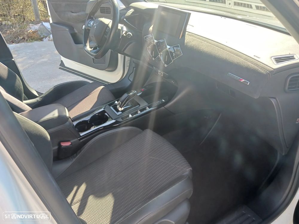 DS DS3 Crossback PureTech 130 Aut. PERFORMANCE LINE + - 32