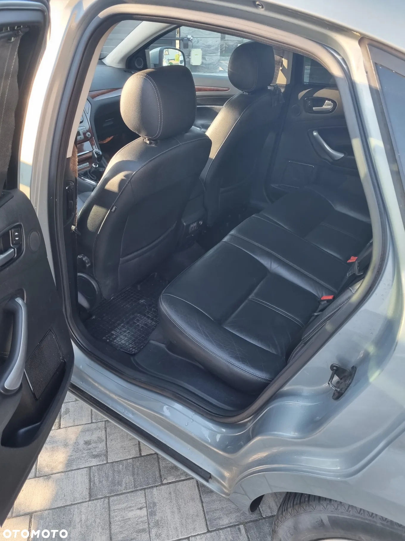 Ford Mondeo 2.0 TDCi Ghia X - 12