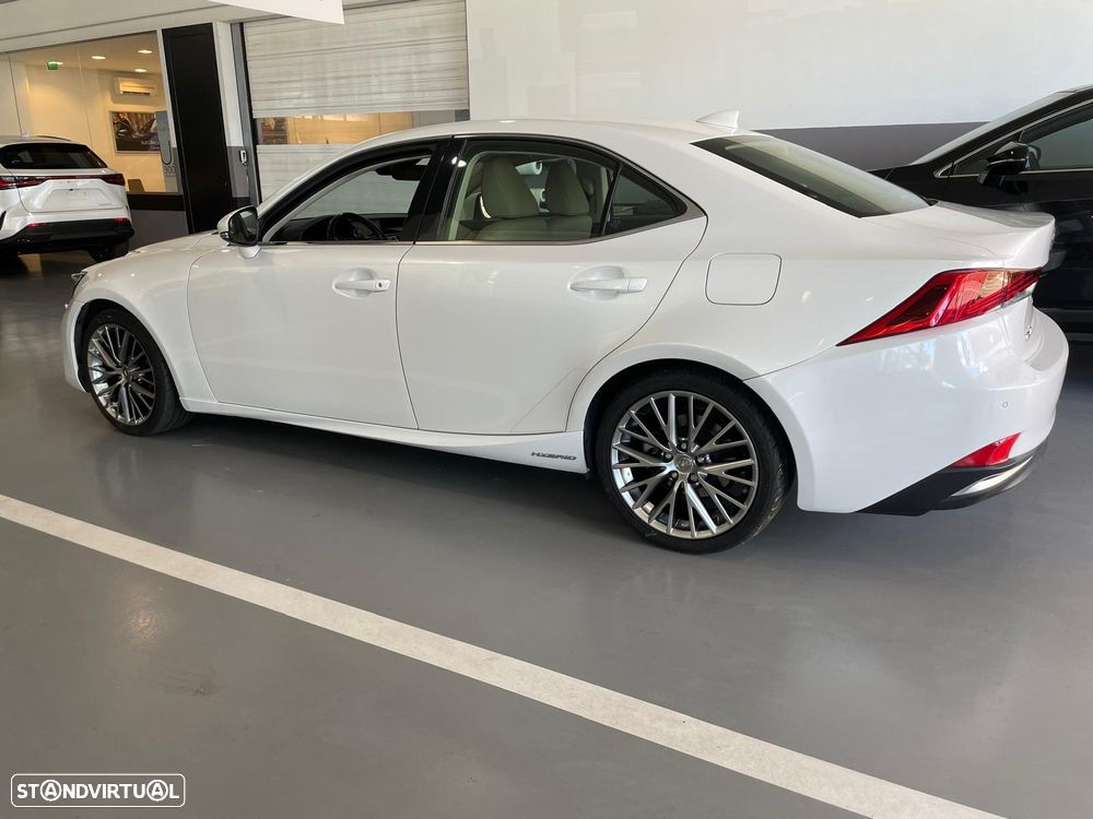 Lexus IS 300H Luxury - 14