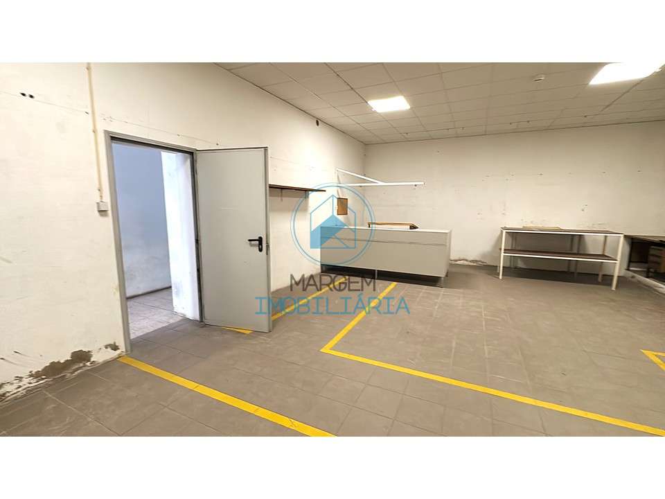 Pavilhão Industrial Multifuncional – Arrendamento - Grande imagem: 4/14