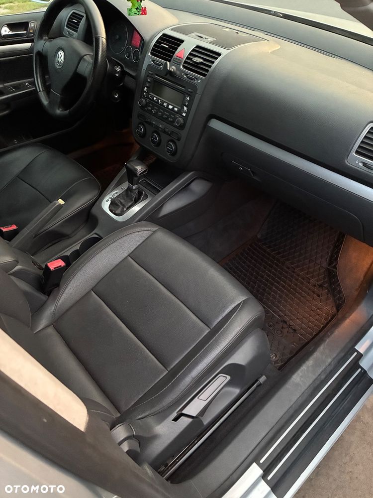 Volkswagen Jetta - 11