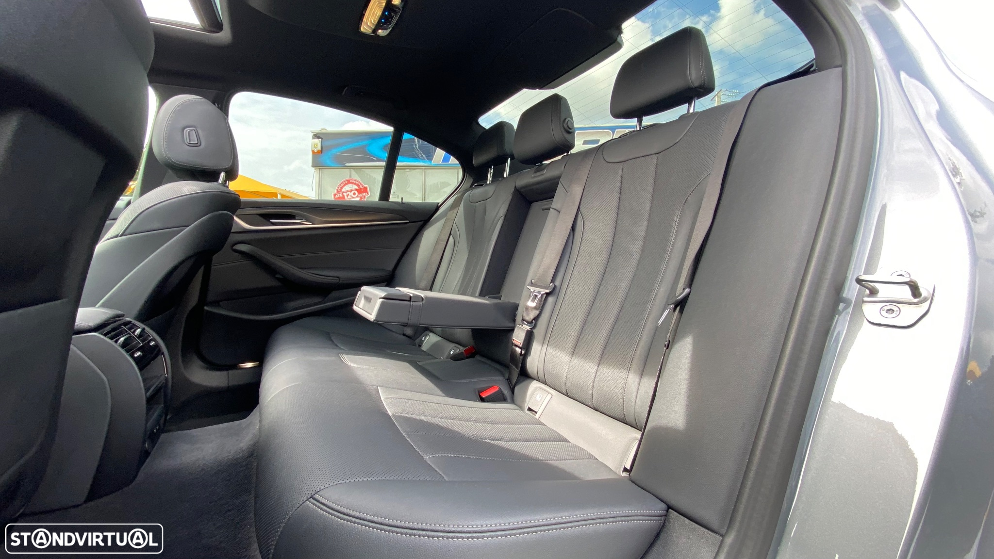 BMW 530 e Pack M - 25