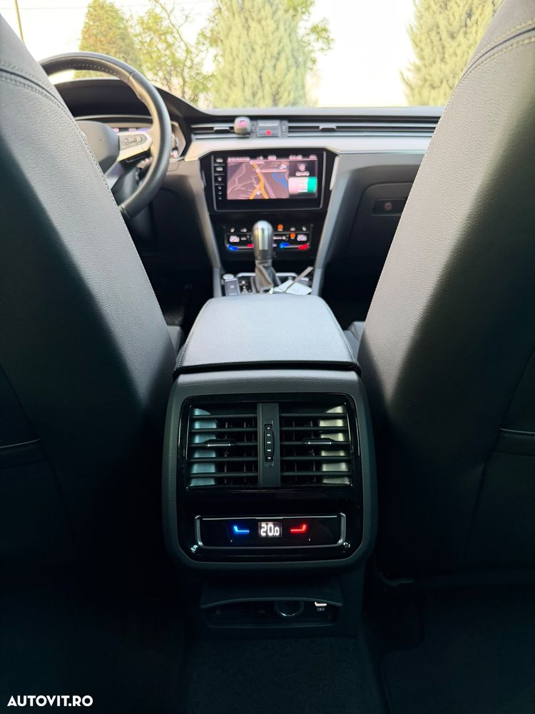 Volkswagen Passat - 16
