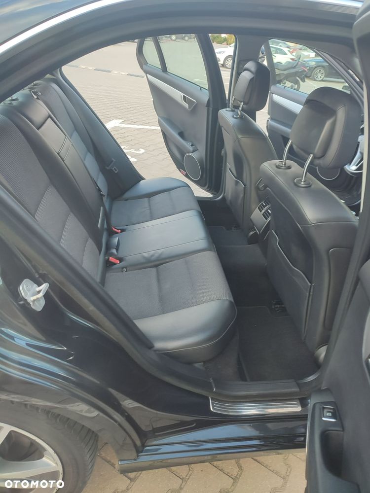 Mercedes-Benz Klasa C 200 CDI BlueEff Elegance - 11