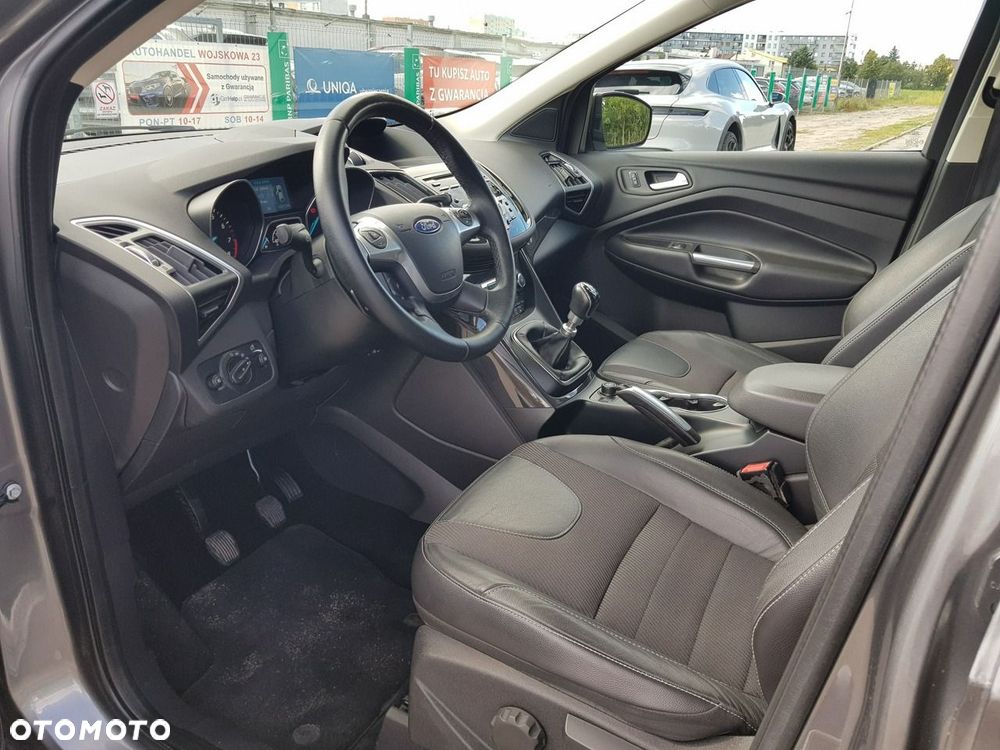 Ford Kuga 1.6 EcoBoost 2x4 Titanium - 10