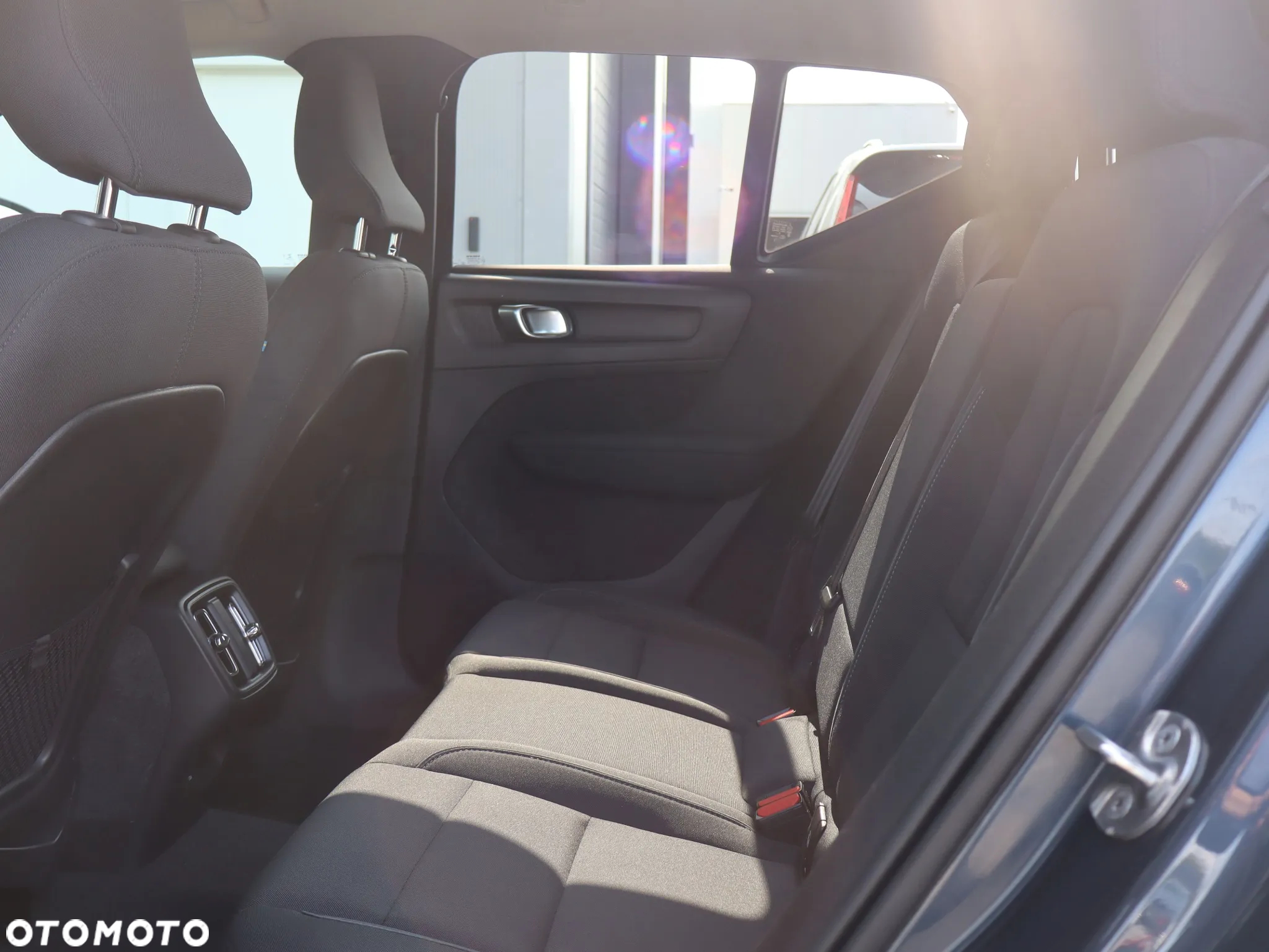 Volvo XC 40 B4 B Momentum Pro - 15