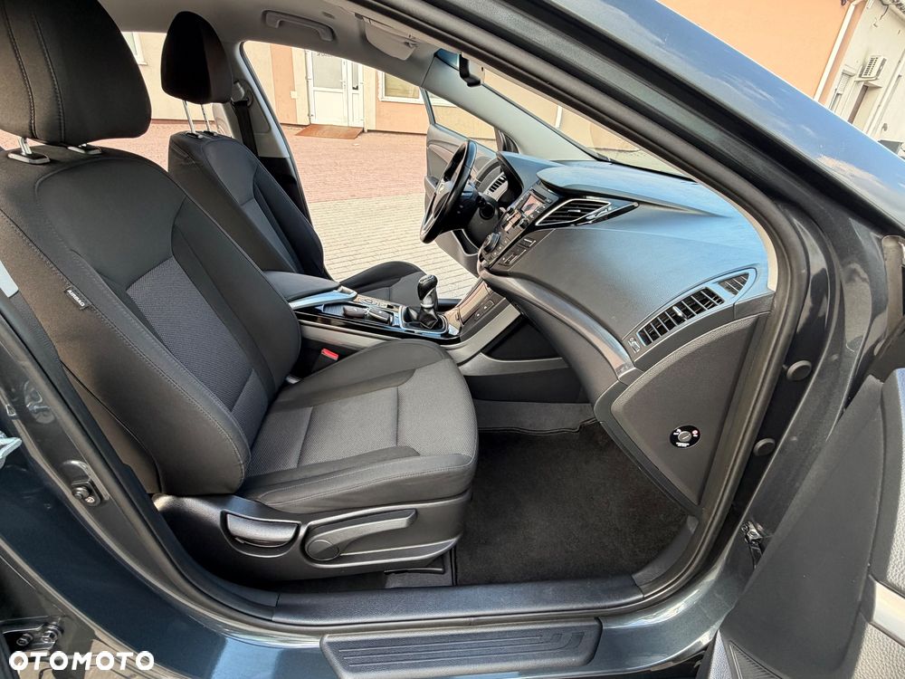 Hyundai i40 i40cw 1.7 CRDi Fifa World Cup Edition - 15