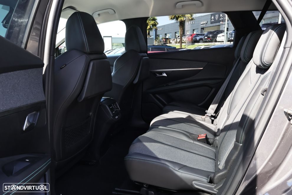 Peugeot 5008 1.2 PureTech Allure Pack EAT8 - 17