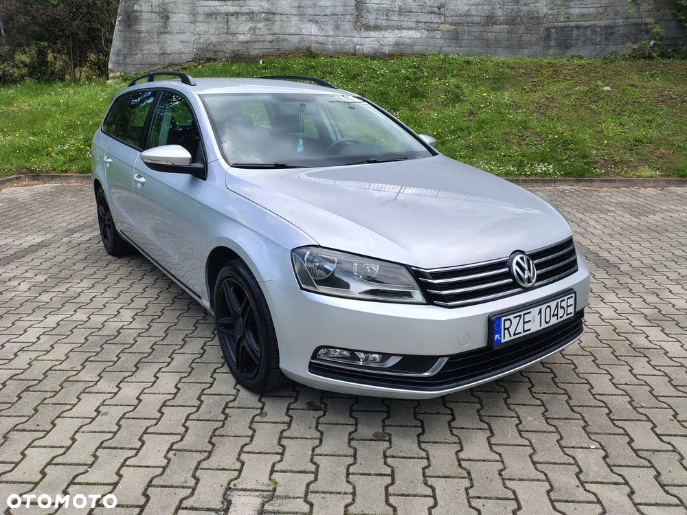 Volkswagen Passat 1.6 TDI DPF BlueMot Highline - 4