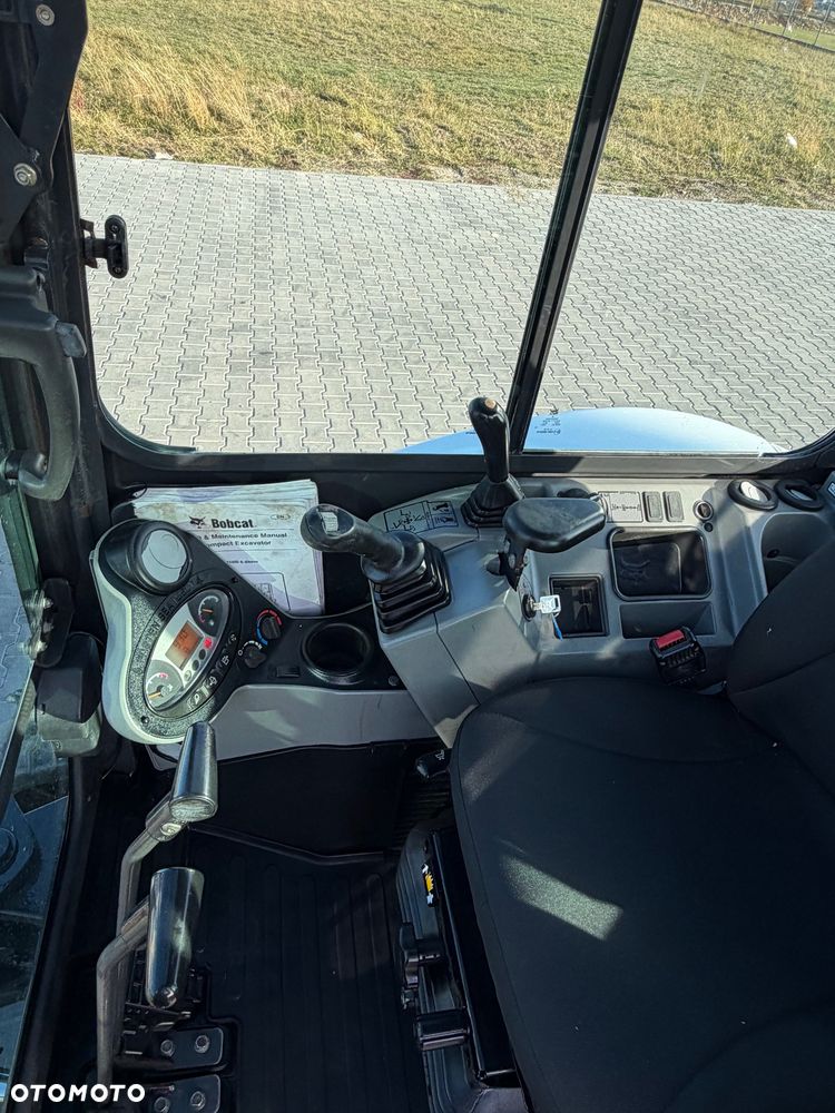 Bobcat E35 - 13