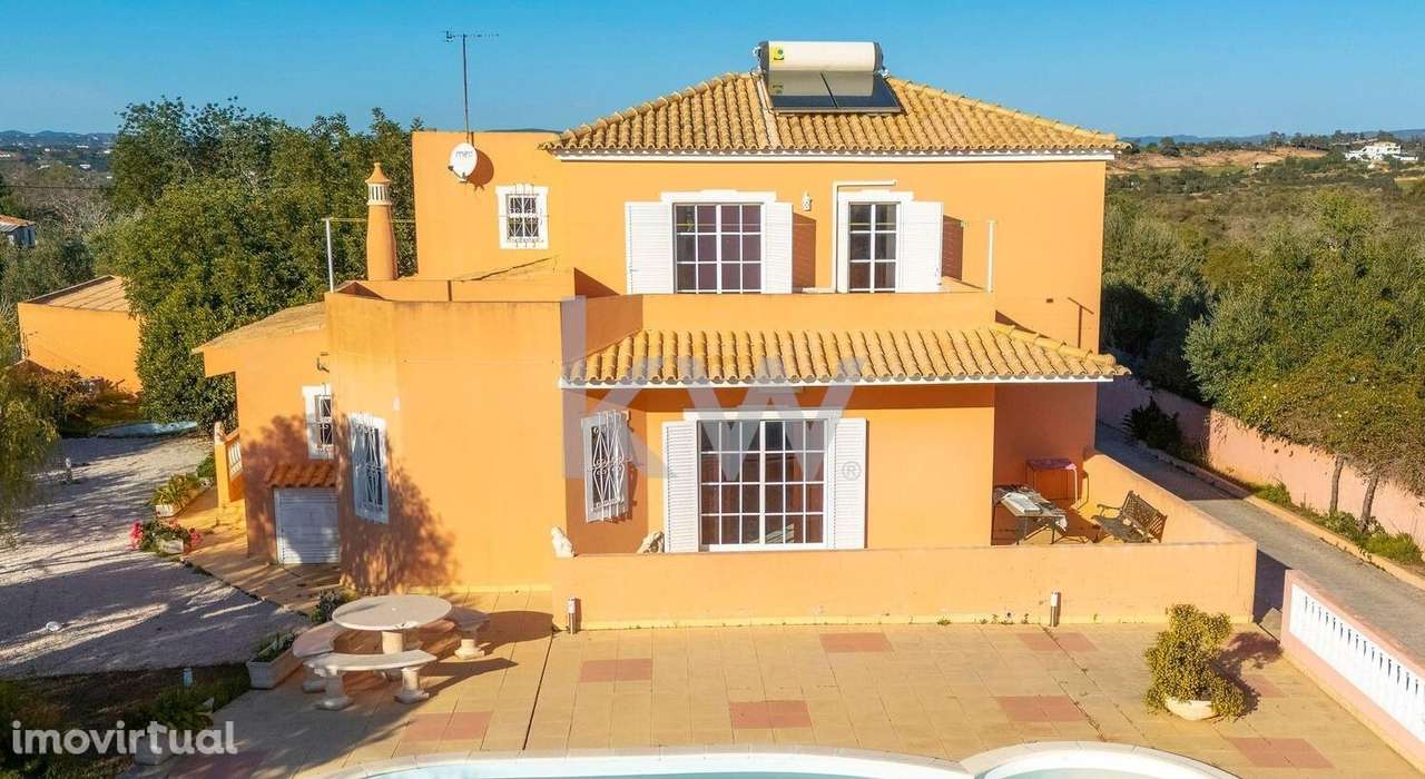 Moradia isolada T4 e terreno rústico, em Pêra. - Grande imagem: 2/60