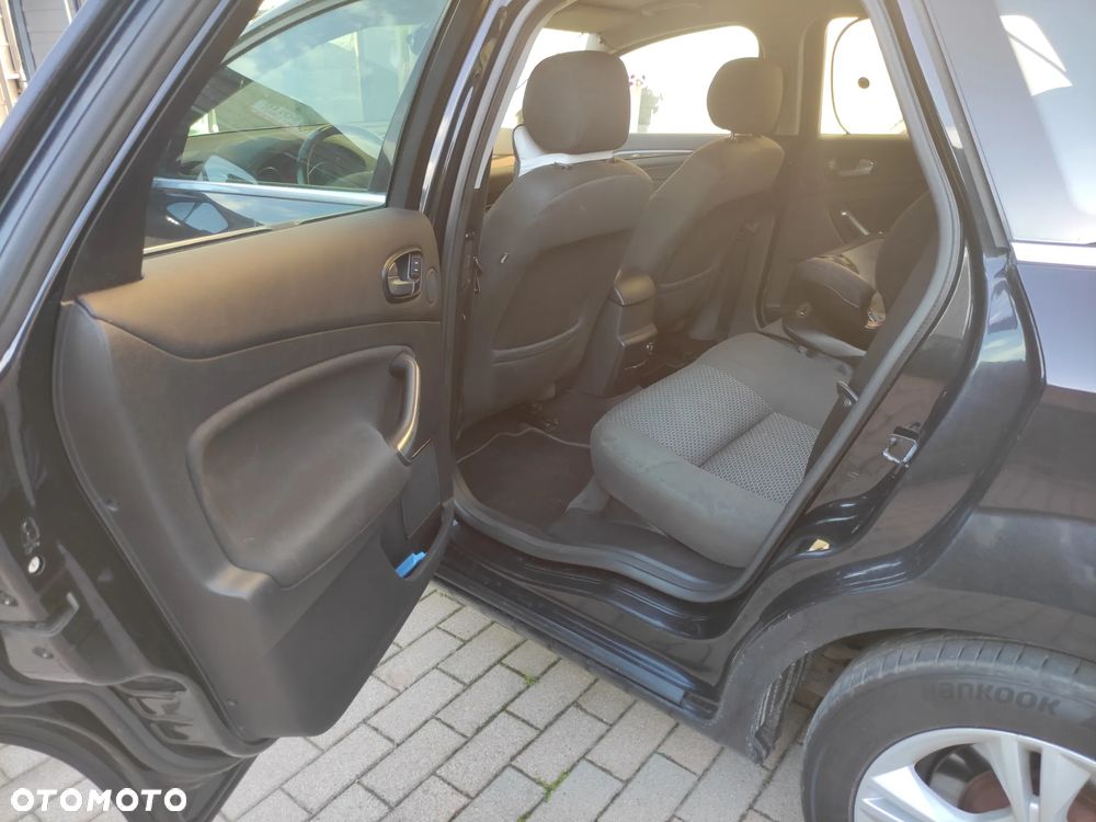 Ford Mondeo 1.6 Ghia - 14